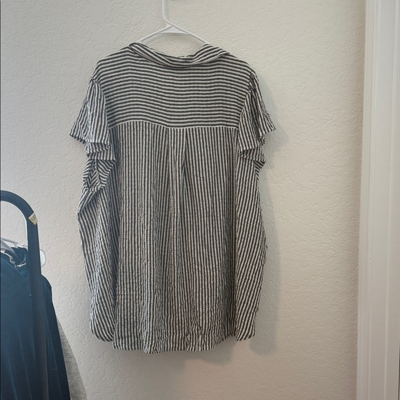 ❤️‍🔥NWT Jane and Delancey Black and White Striped Blouse - Picture 3 of 3